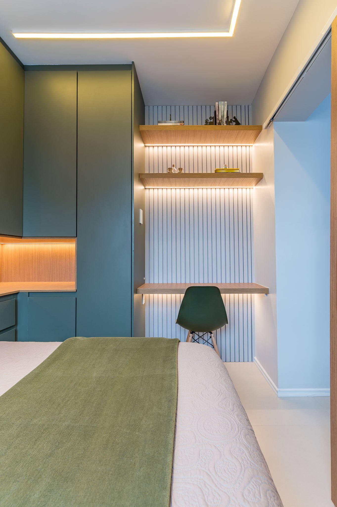 Home Office completo e mobiliado para aluguel na Chácara Santo Antônio, perfeito para home office com decoração moderna e funcional.